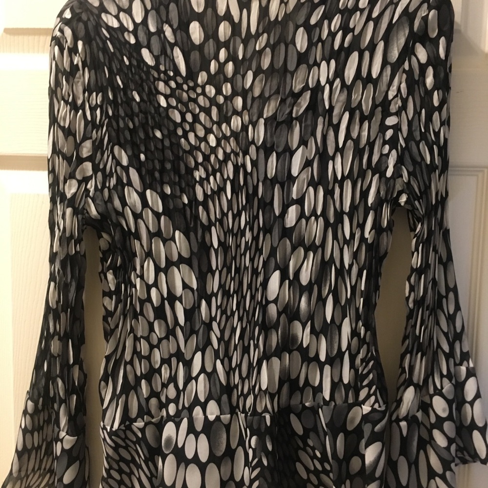 Black, white and gray blouse